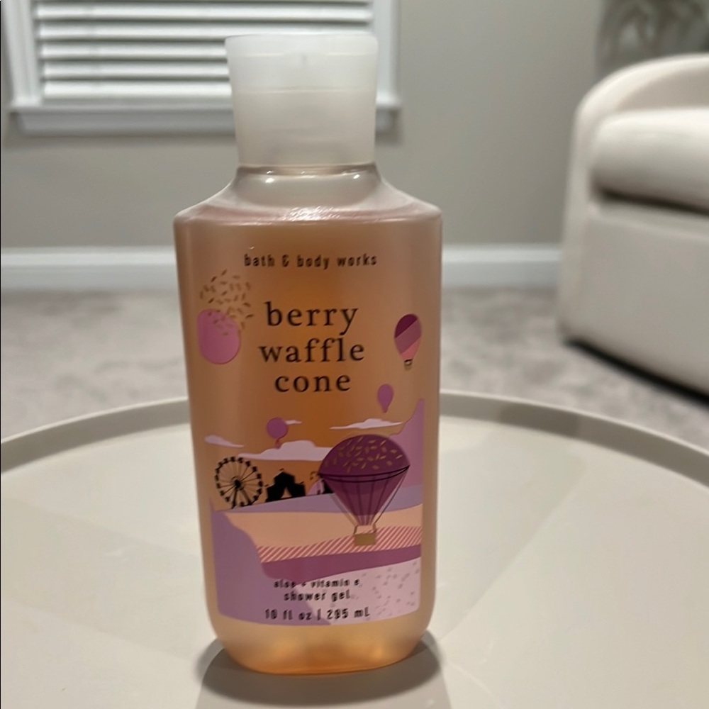 ❌SOLD❌ Bath & Body Works Berry Waffle Cone Body Wash - Purple and Pink
